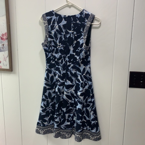 Liz Claiborne fit and flare dress - Picture 2 of 3